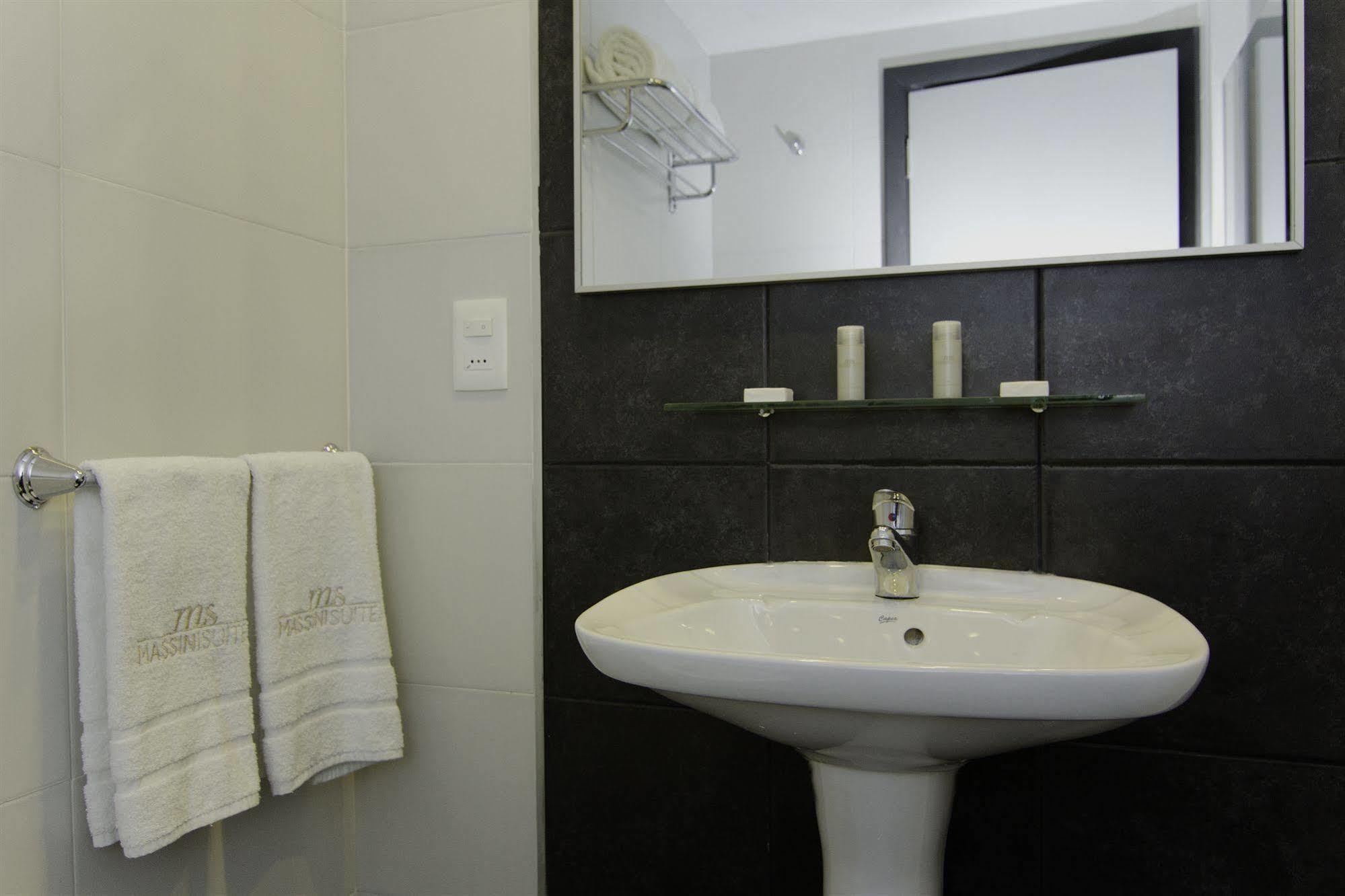 Massini Suites Montevideo Esterno foto